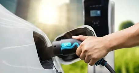 Nebijodama aukštos temperatūros ir slėgio, naujoviška SABIC plėvelė padeda elektromobilių kondensatoriams pasiekti naujų laimėjimų.